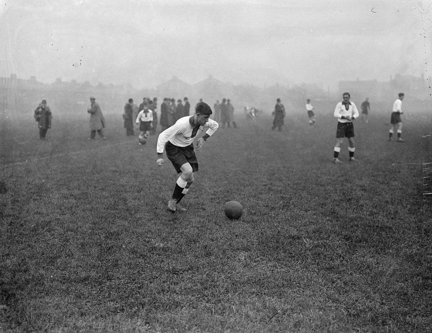 Ernst Lehner am 03.12.1935 beim Training in London vor dem Länderspiel Deutschland gegen England. Foto: Imago Images